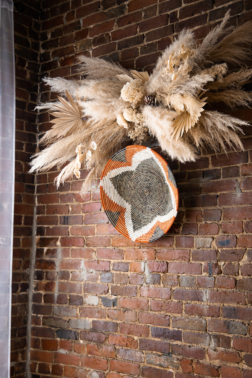Neta wall basket