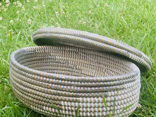 Load image into Gallery viewer, Maney oval storage basket

